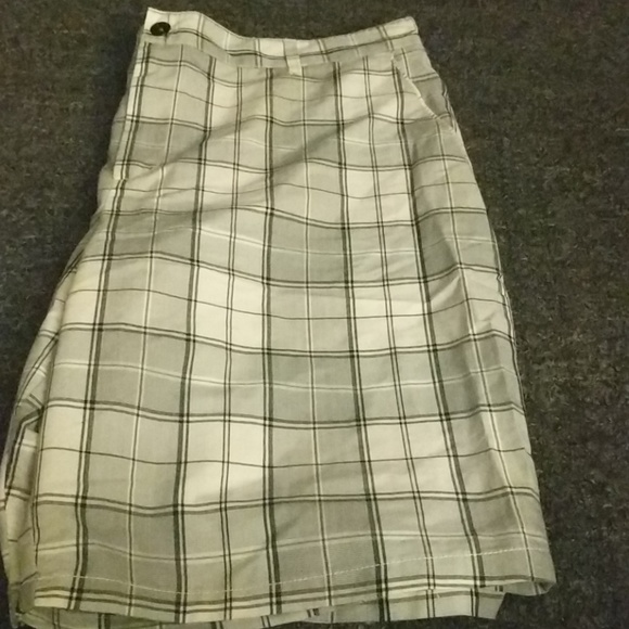 Shorts - Picture 4 of 4